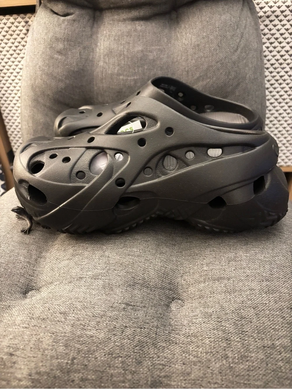 CROCS CAGED CLOGS BLACK, size W9